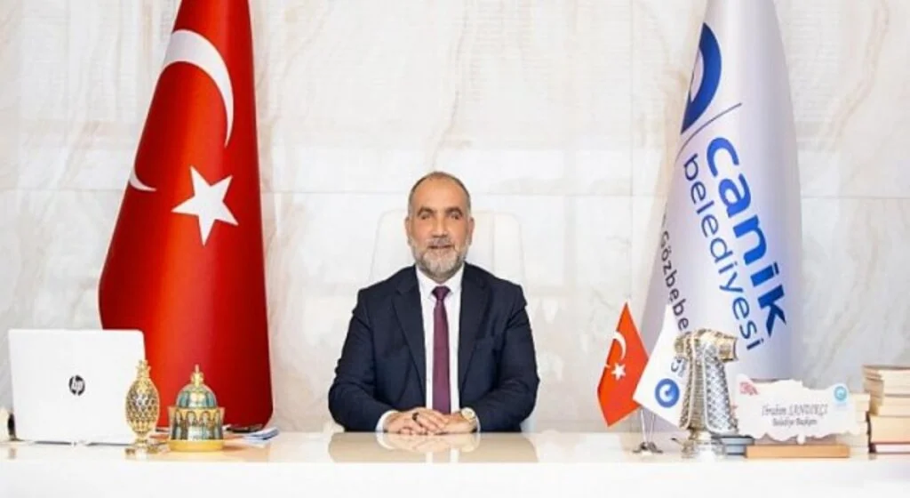 Canik Belediye Başkanı İbrahim Sandıkçı, yeni yıl dolayısıyla bir mesaj yayımladı