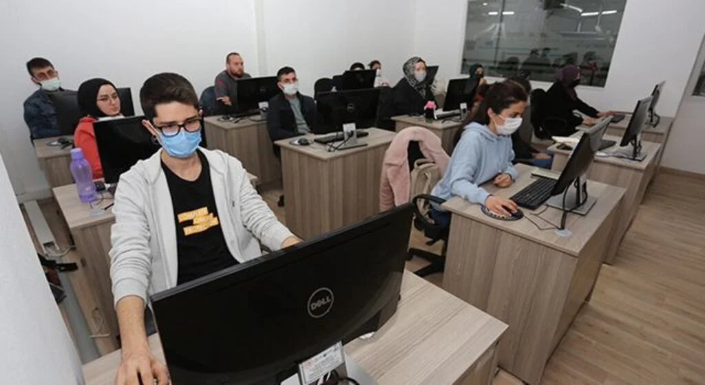 Canik’te iş garantili eğitimler başladı