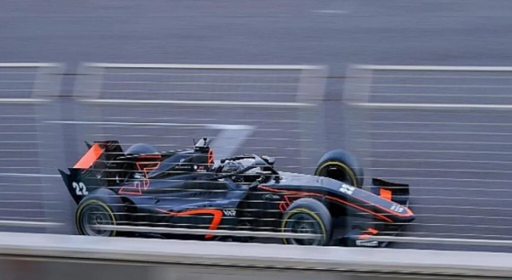 Cem Bölükbaşı Formula 2 test sürüşlerine çıkan ilk Türk yarış pilotu oldu