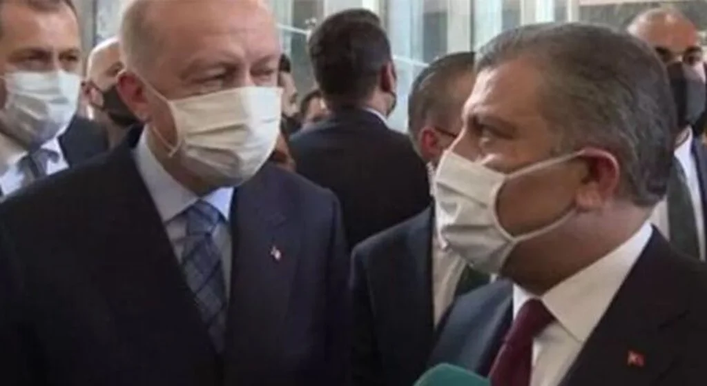 Cumhurbaşkanı Erdoğan'dan kameralar önünde Bakan Koca'ya: Sen ne söyledin?