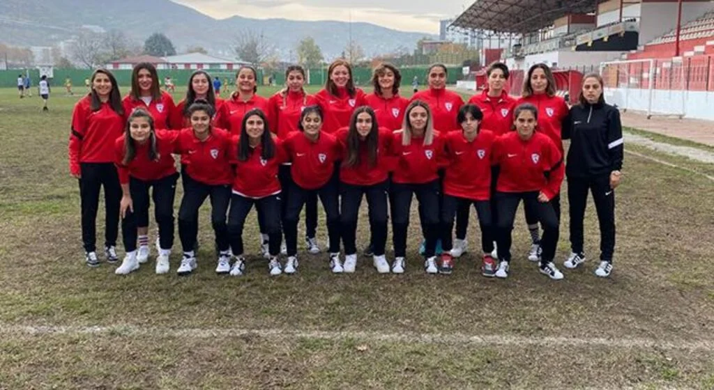 Dişi Kramponlar ALG Spor'a Hazırlanıyor