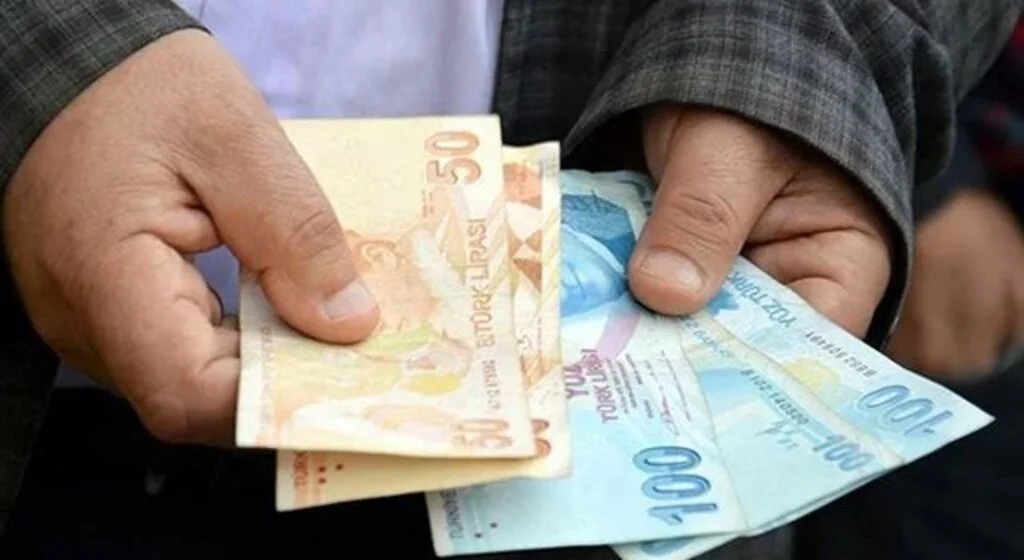 Emekliye zam memura fark! En düşük memur maaşı 5 bin 490 liraya yükselecek