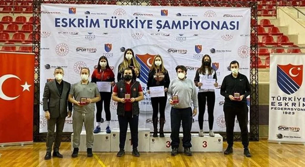 Eskrim'de Nisanur Erbil'den Büyük Başarı