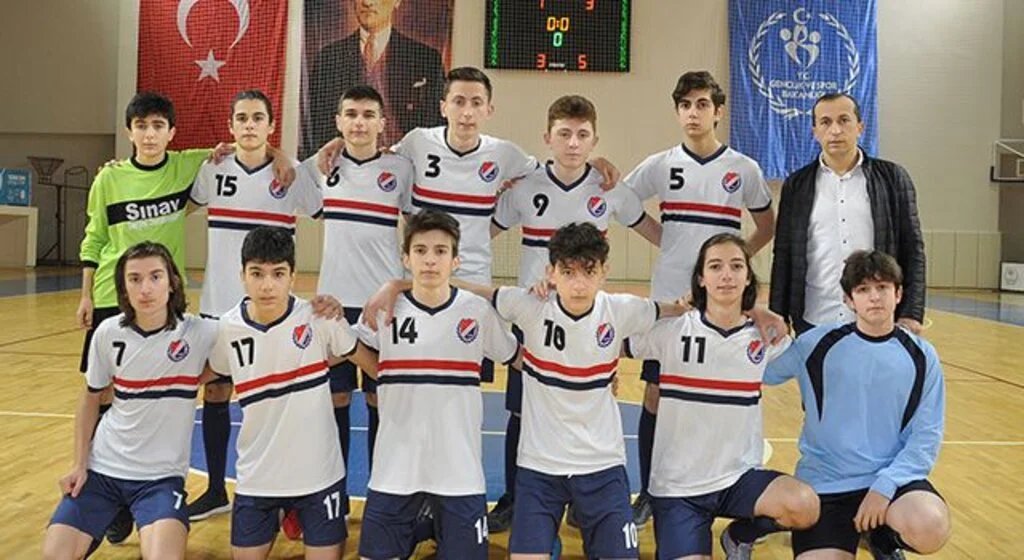 Genç Erkekler Futsal Heyecanı Başladı