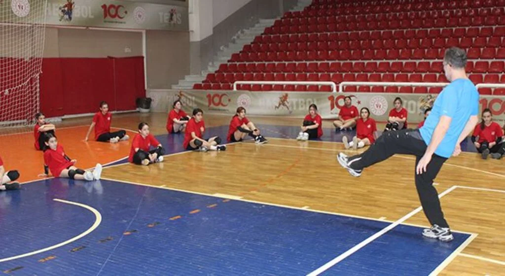 Gençlik ve Spor Kulübü Voleybol'da yoğun çalışma