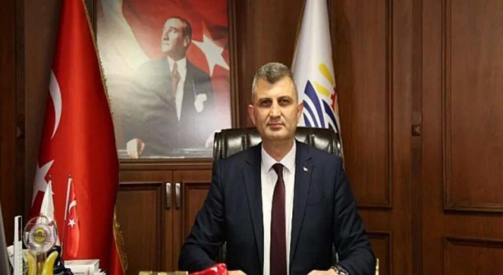 Gölcük Belediye Başkanı Ali Yıldırım Sezer’den Yeni Yıl Mesajı