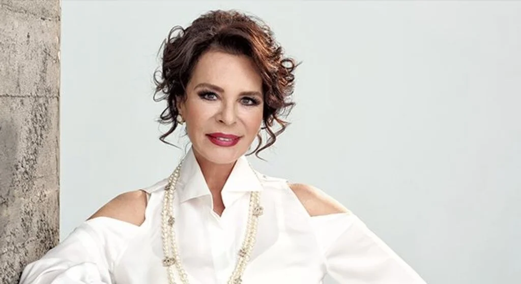 Hülya Koçyiğit’ten damadına övgü: “Engin Altan Düzyatan dört dörtlük bir oyuncu”
