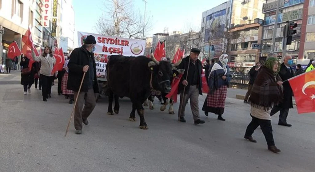 İlk Türk kadın mitingini 102’inci yılında unutturmadılar 