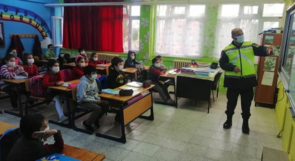 Jandarmadan okul servis araçlarına denetim