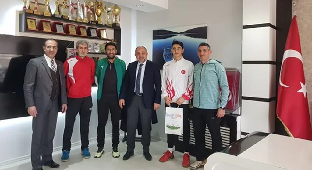 Kasapoğlu Sporcuları Ödüllendirdi