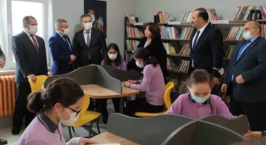 Ladik'te kütüphane kuruldu