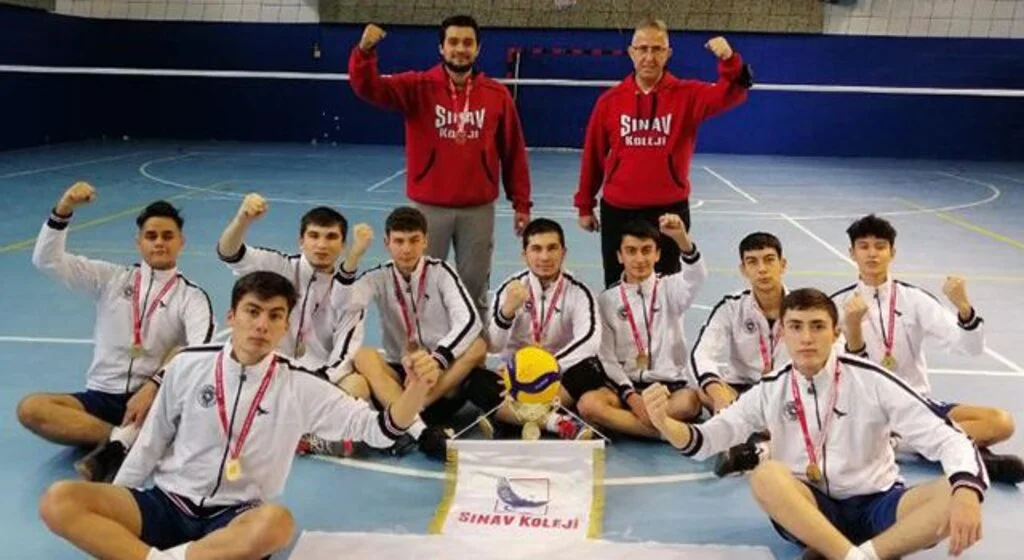 Okul Sporları Genç Erkekler Voleybol İl Birincisi Final Koleji