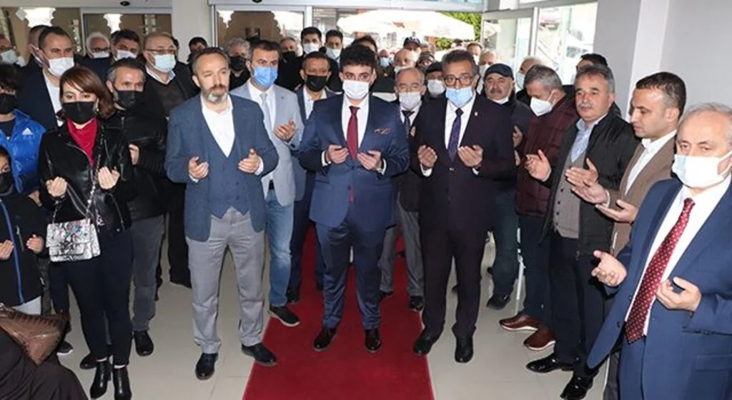 Prof. Dr. Yusuf Demir’in oğlunun iş yeri dualarla açıldı