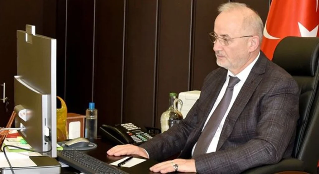 Rektör Ünal: Hemşireler sağlık sektörünün sosyolojisini ve psikolojisini de yönetiyor