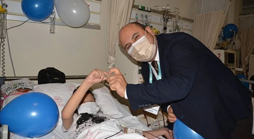 Samsun Bafra Devlet Hastanesi Başhekimi Uzm. Dr. Alaiddin Domaç'tan hastalara moral