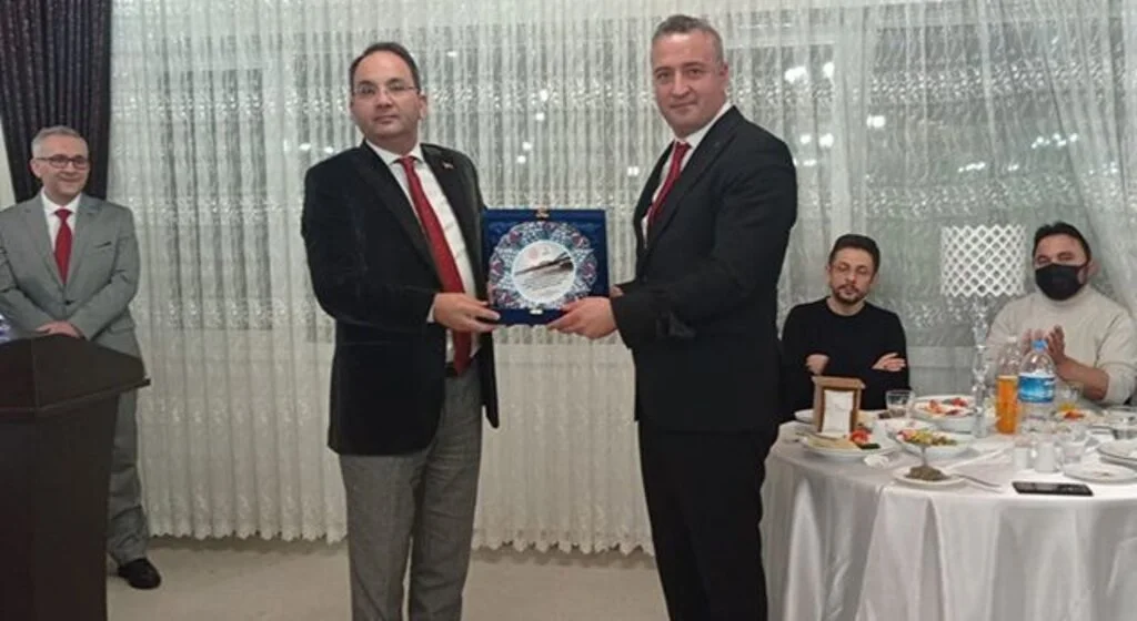 Samsun Bafra İlçe Milli Eğitim Şube Müdürü Cevdet Ertürkmen'e veda yemeği