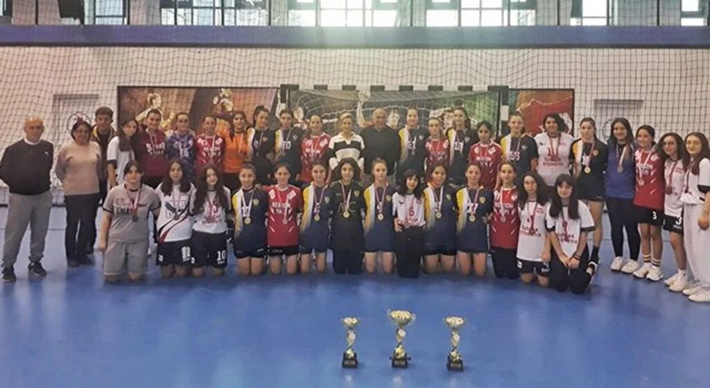 Samsun'da hentbolun şampiyonları belli oldu