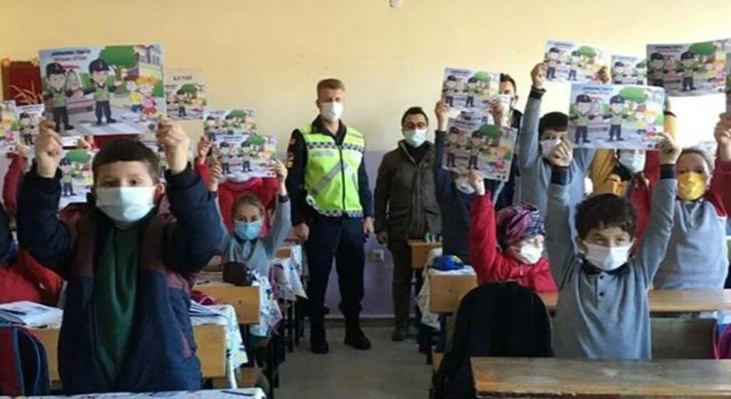 Samsun'da Jandarmadan öğrencilere trafik eğitimi