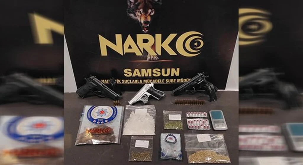 Samsun'da sokak satıcılarına uyuşturucu operasyonu: 3 gözaltı