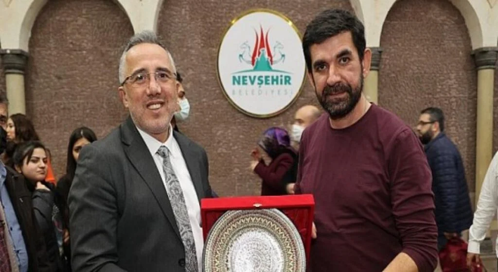 Serdar Tuncer Kitap Fuarı’nın İlk Konuğu Oldu