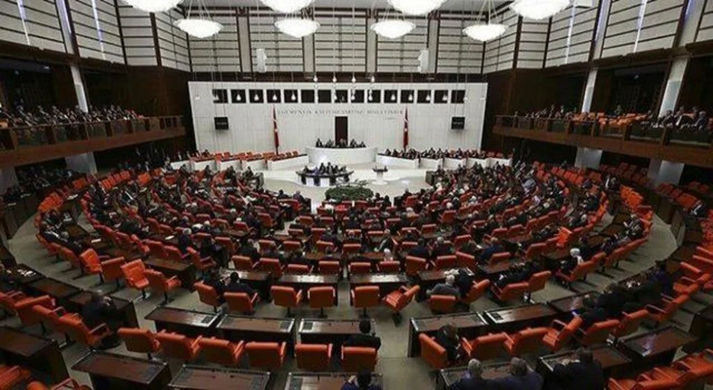 Son dakika: Asgari ücret kadar vergi muafiyeti yasa teklifi TBMM'de kabul edildi