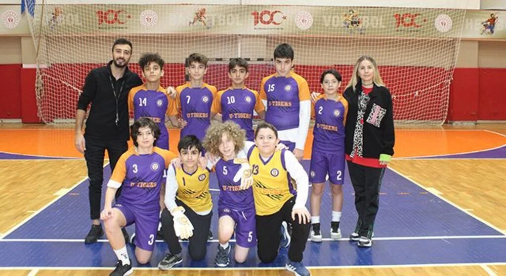 Uğur Ortaokulu Farklı Galip