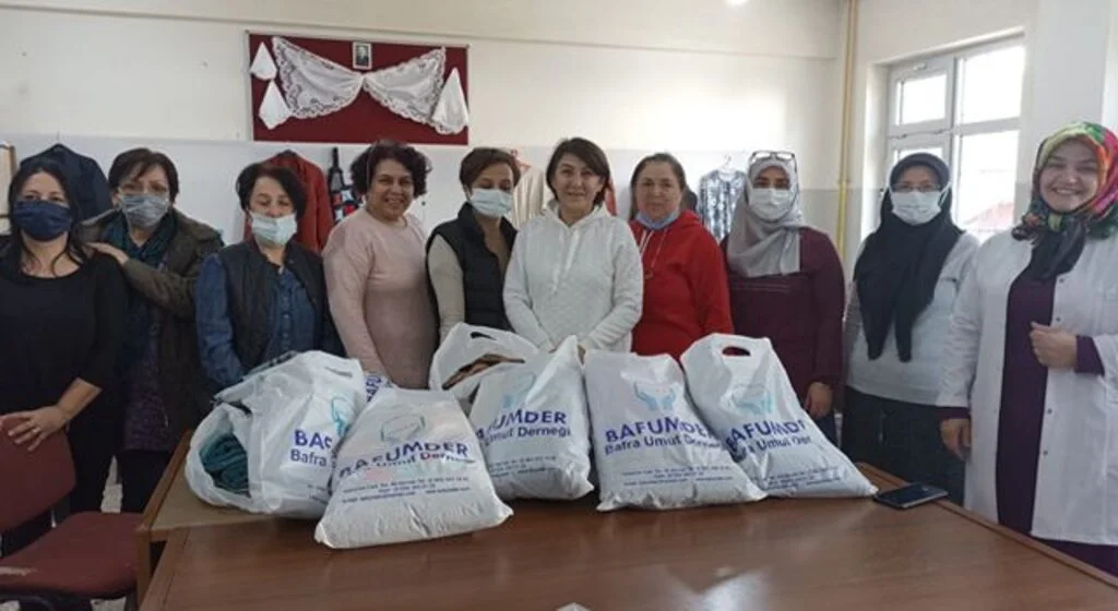 Umut Derneği'nden kursiyerlere kumaş desteği