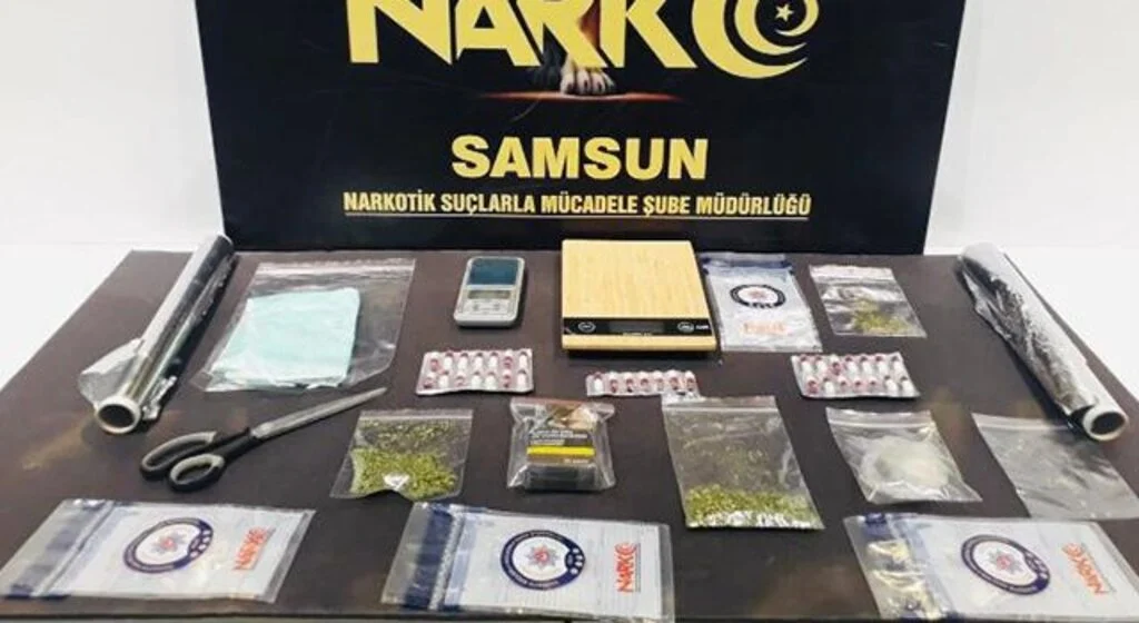 Uyuşturucu satarken yakalandı