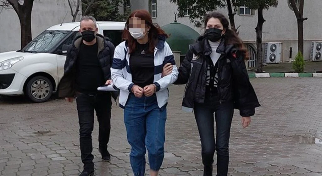 Uyuşturucuyla yakalanan genç kadın ve arkadaşı tutuklandı