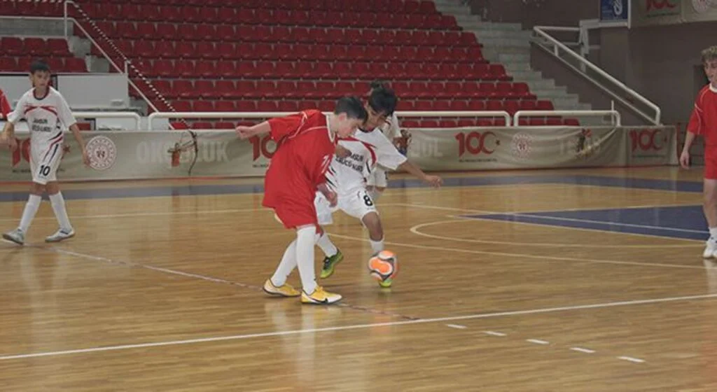 Yıldız Erkekler Futsal İlkadım İlçe Birinciliğinde Heyecan Devam Etti