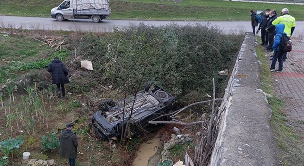 Yoldan çıkan araç kanala yuvarlandı: 1 yaralı