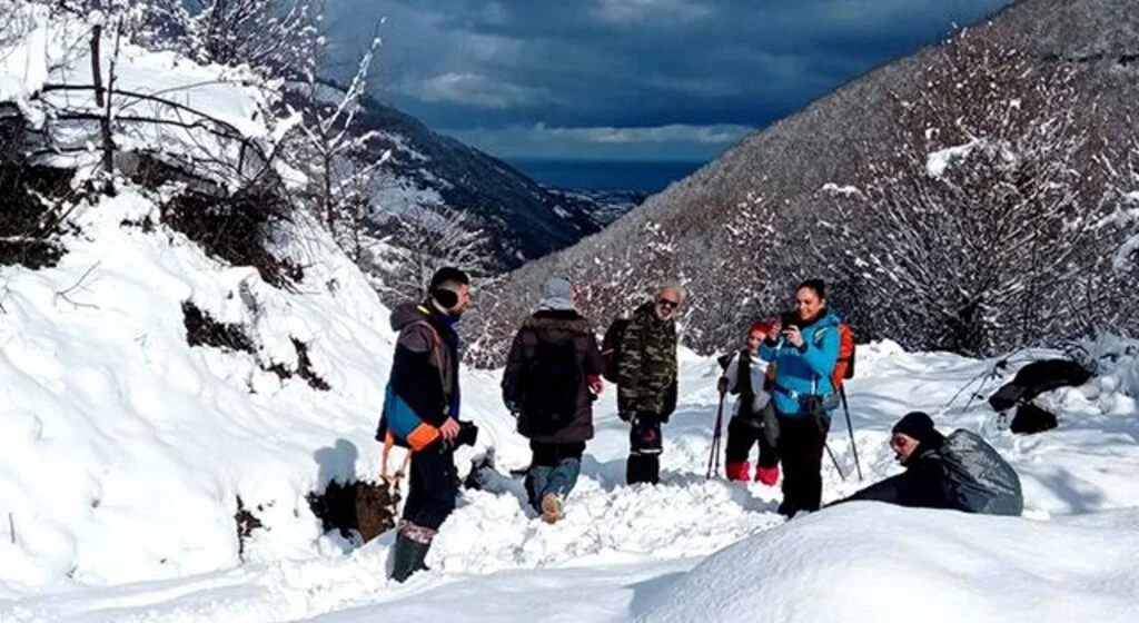 Alaçam Doğa Sporları Kulübü'nün kar mesaisi