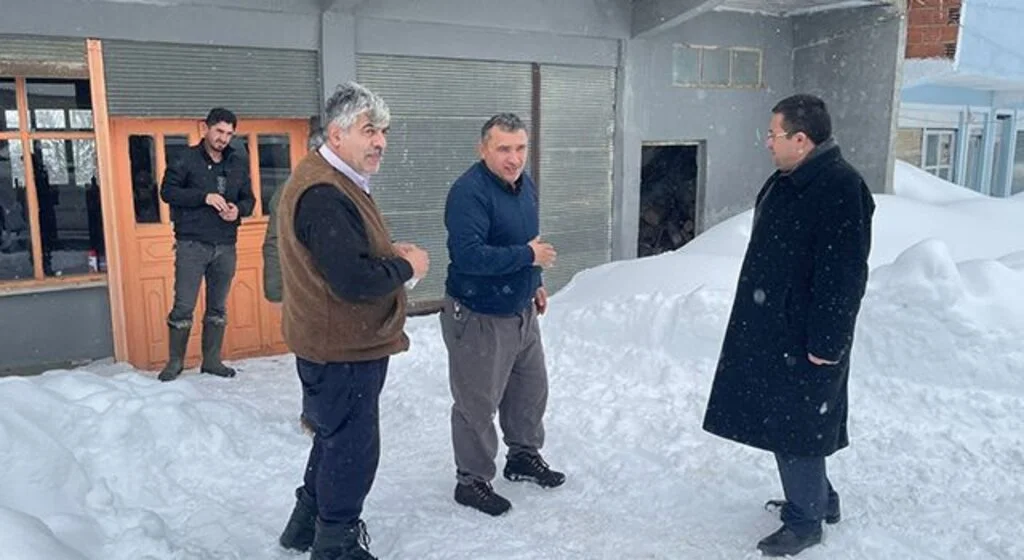 Alaçam Kaymakamından kar temizleme çalışmalarına yakın takip