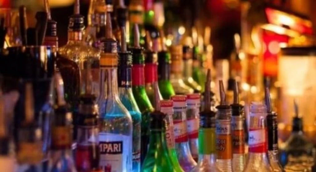 Alkol fiyatları 2022 - Alkol zammı 2022 listesi | Rakı, bira, viski, vodka, şarap, likör, tekila, rom, cin, şampanya 2022 güncel fiyatları