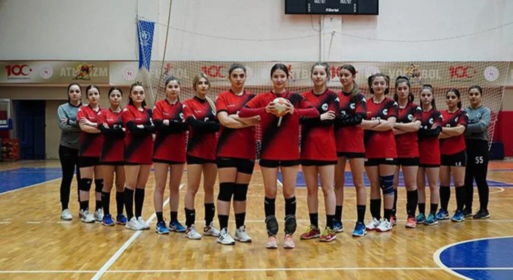 Atakum Hentbolda İlki Gerçekleştirdi