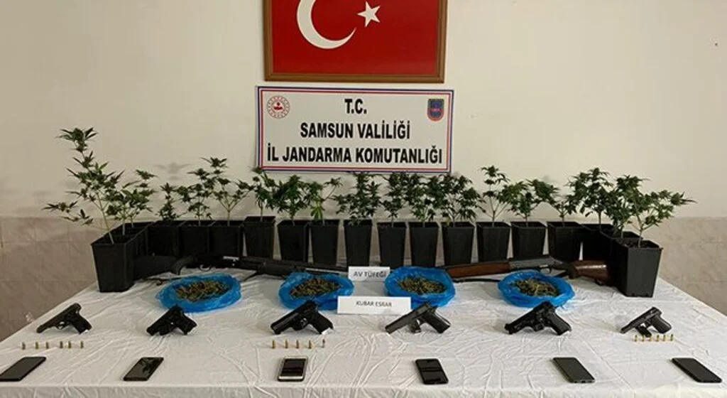 Bafra'da uyuşturucu ve silah ele geçirildi: 1 gözaltı