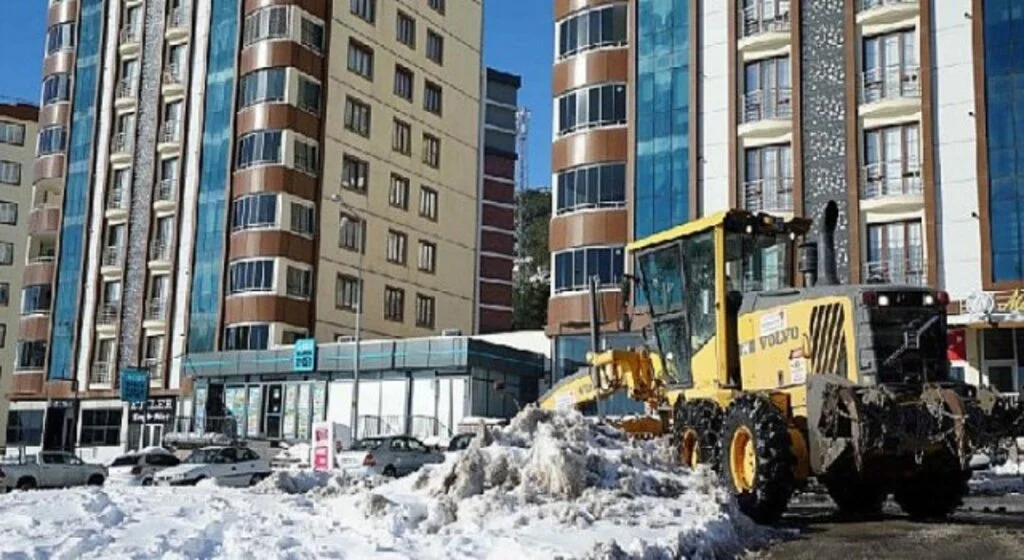 Büyükşehir Çalışıyor, Ulaşım Açık Tutuluyor