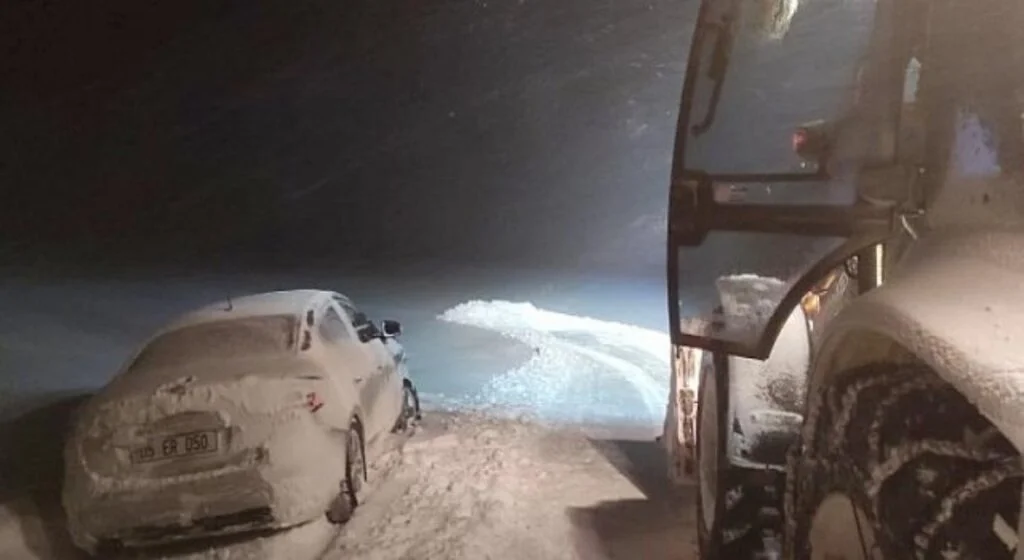 Büyükşehir, Mahsur Kalan Vatandaşların Yardımına Koştu