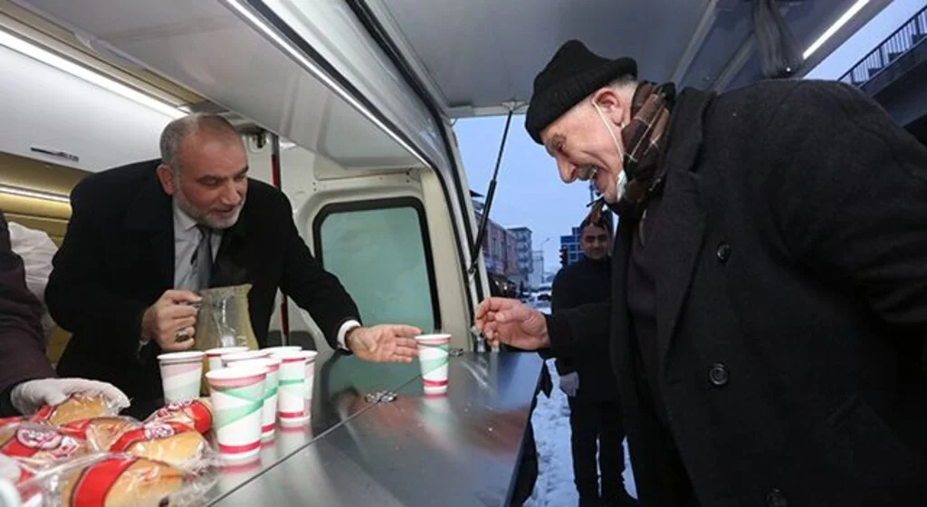 Canik'te her sabah 'sıcak çorba' ikramı