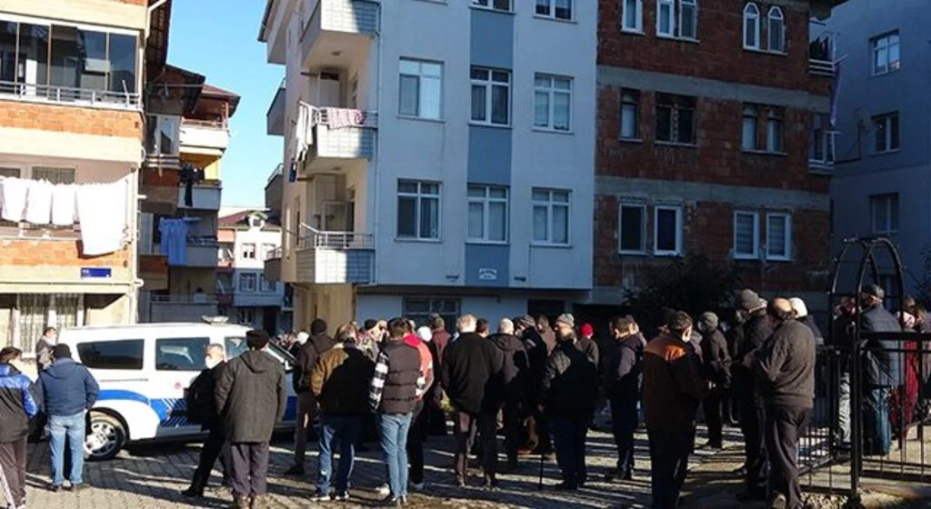 Eşinin vefatına dayanamadı
