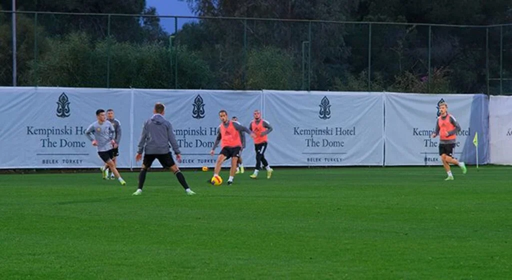FC Arsenal Tula Takımı Kempinski Hotel The Dome Belek'te