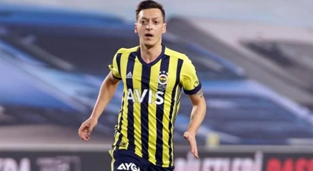 Fenerbahçe’nin Golcüsü Mesut!!!