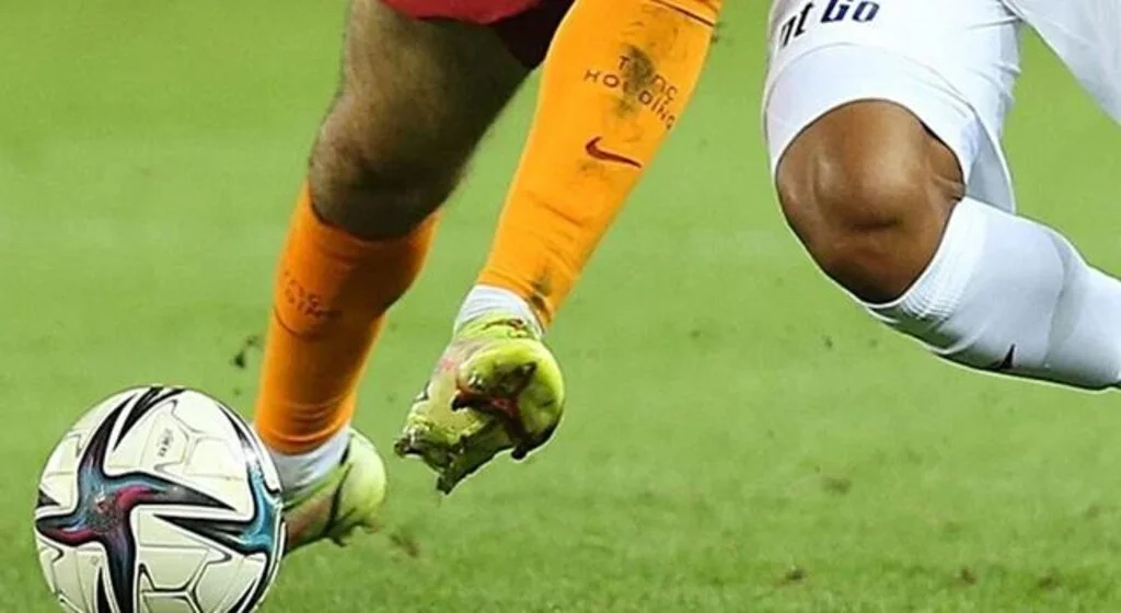 Galatasaray Süper Lig'de lider Trabzonspor'u ağırlayacak! İşte muhtemel 11'ler