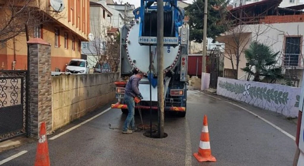 Gebze’nin altyapı hatlarında temizlik yapılıyor