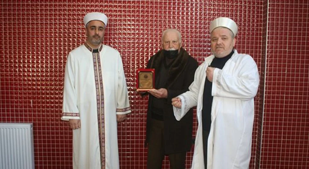Havza'da Cami cemaatinden gurbetçiye plaket