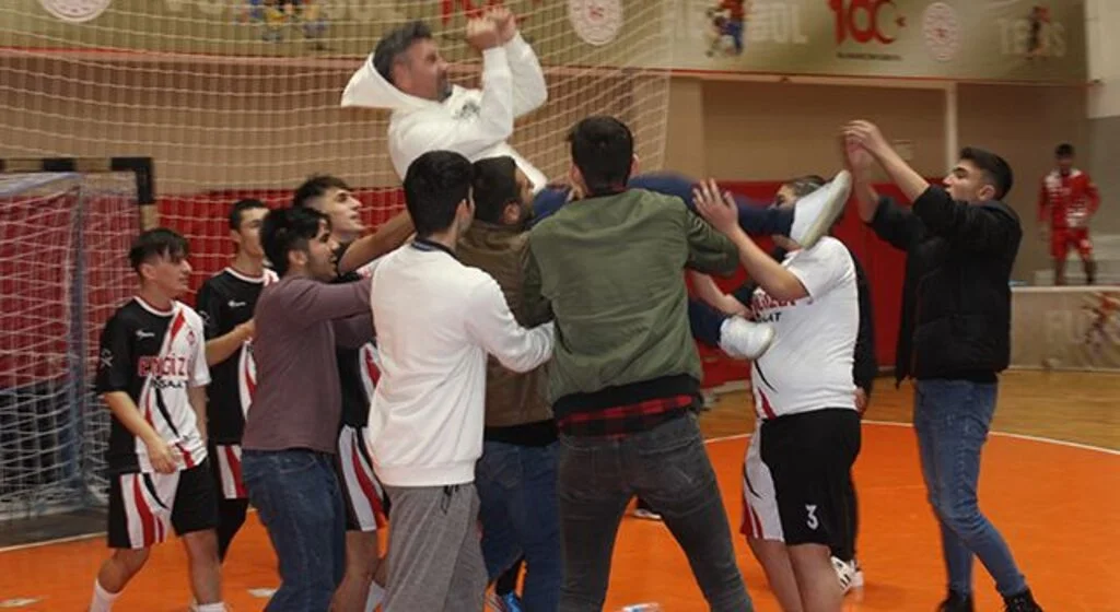 İlkadım Gazi Anadolu Lisesi Geleneği Bozmadı