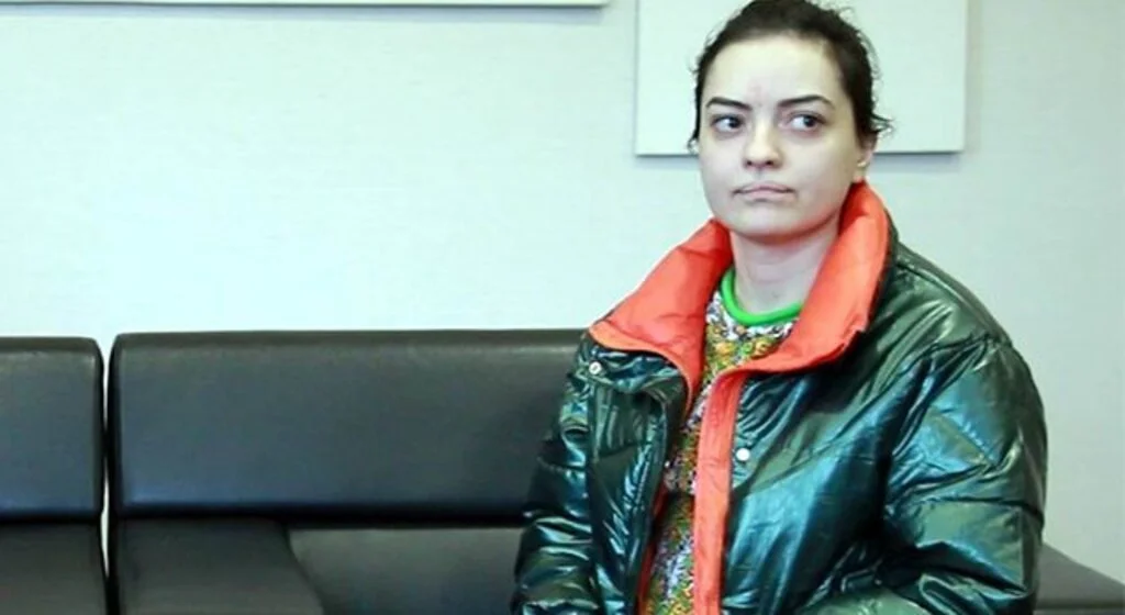 Karnından 10,5 kilo kitle çıkarılan genç kadın konuştu