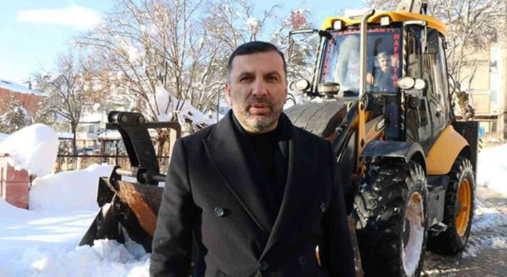 Kavak Belediye Başkanı İbrahim Sarıcaoğlu: Tuzlama hizmetleri sürüyor