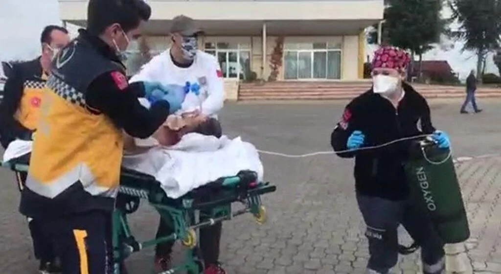 Kereste makinesinin kopan pervanesi boynunu kesen şahıs ağır yaralandı
