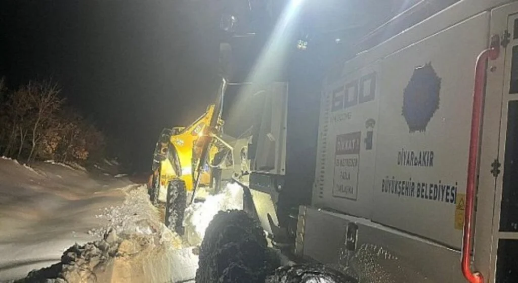 Kırsalda kardan kapanan 5 bin 812 kilometre yol ulaşıma açıldı